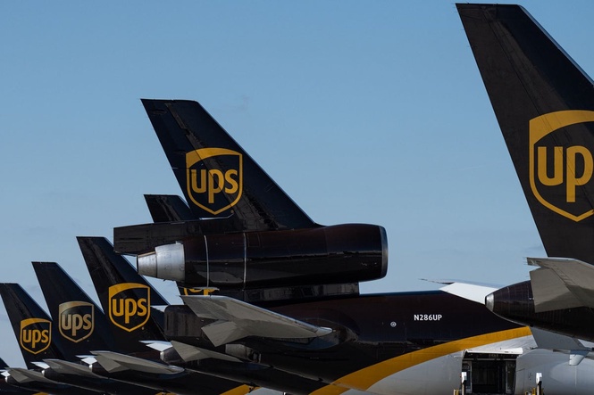 Panic as plane narrowly avoids runway collision at site of 2025 tragedy