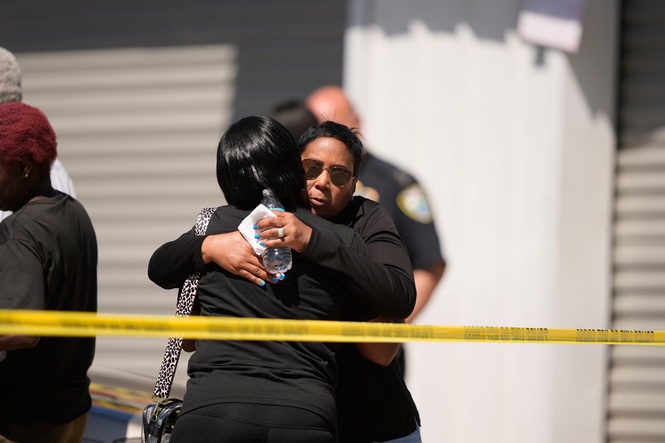 Bulletin AM briefing: Eight children killed in US’s worst mass shooting in years