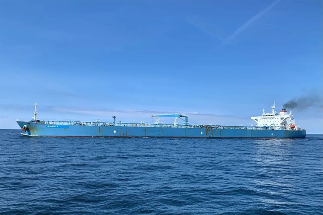 Two Russian shadow fleet tankers spotted crossing British waters