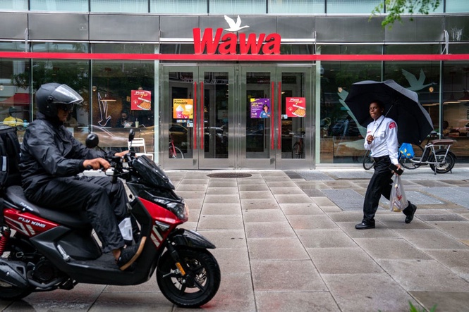 Wawa abandons drive-thru experiment in favor of mobile order pickup ...