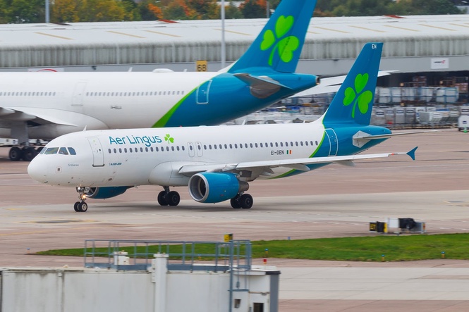 Aer Lingus cuts hundreds of flights from summer schedule