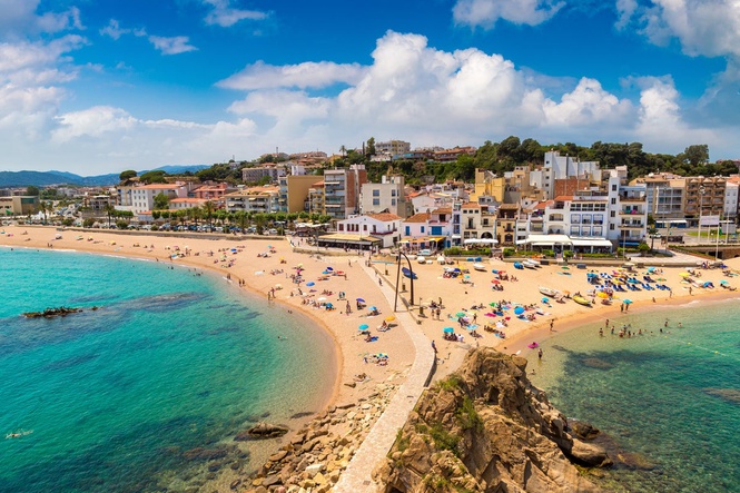 UK travellers turn to the Mediterranean as Middle East conflict disrupts travel