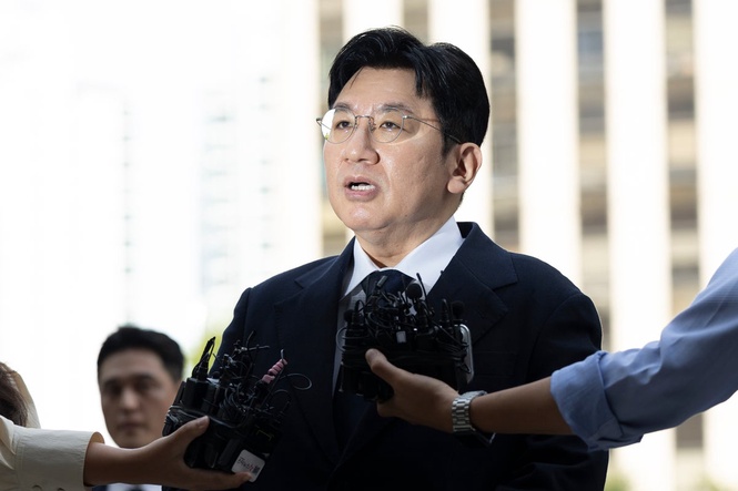 BTS agency’s billionaire founder faces arrest in fraud investigation