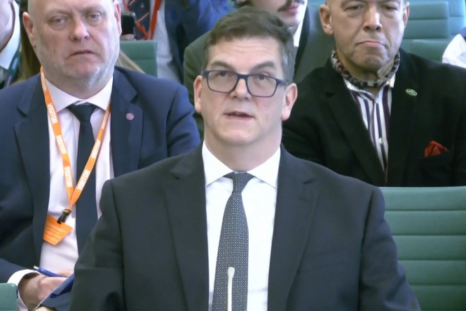 Starmer sacked Olly Robbins before he could defend himself over Mandelson scandal, allies say