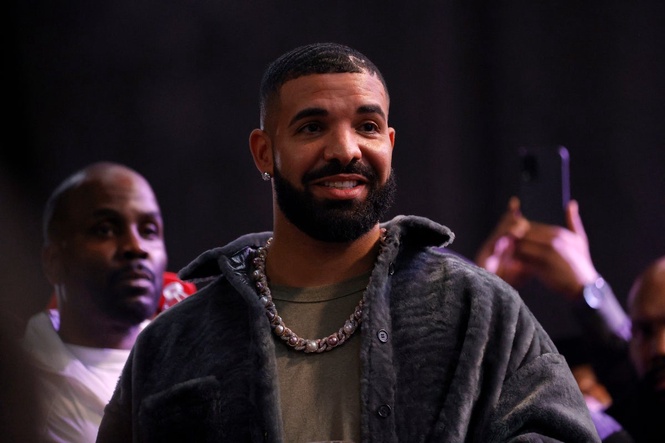 Drake’s ostentatious album stunt sparks chaos in Toronto