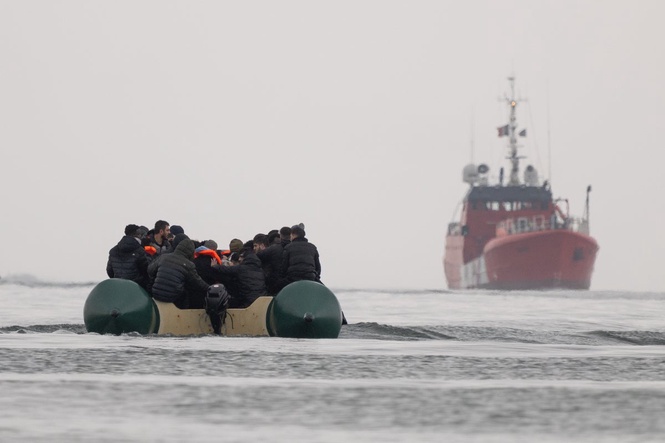 UK to pay France extra cash to stop small boat crossings – but only if it works