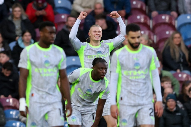 Burnley vs Manchester City LIVE: Haaland clatters post as visitors lead in crucial clash for both top and bottom of Premier League table