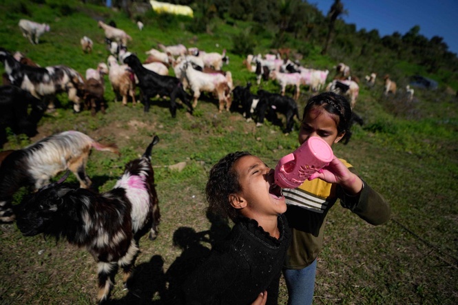 Daily life around the world, in photos
