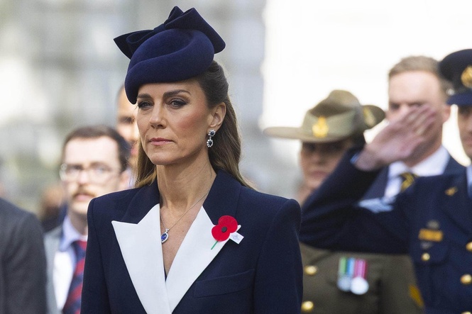 Princess of Wales lays wreath to mark Anzac Day
