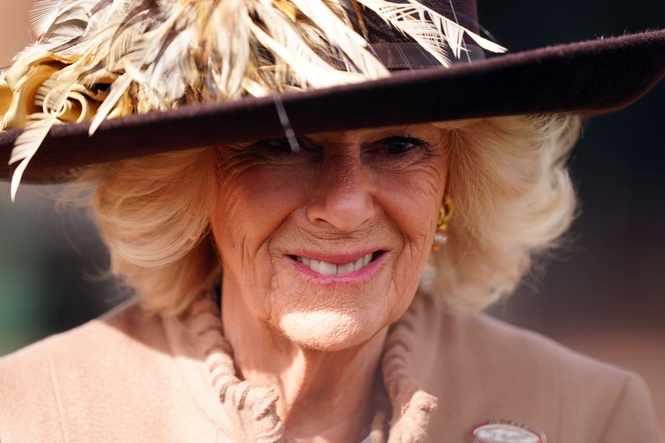 Queen to give replacement Roo to complete US library’s Winnie-the-Pooh toy set