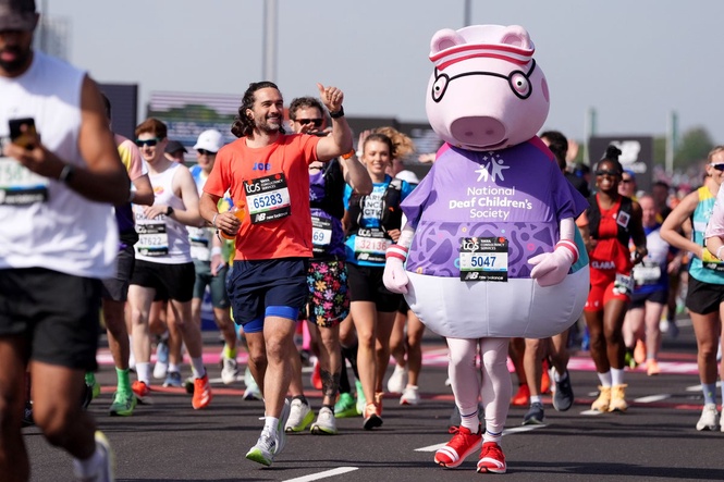 Record 1.3m people enter London Marathon 2027 ballot