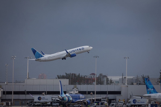 American Airlines refused to engage in a possible merger with United, CEO says