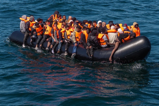 French coastguard rescues more than 100 migrants after boat breaks down