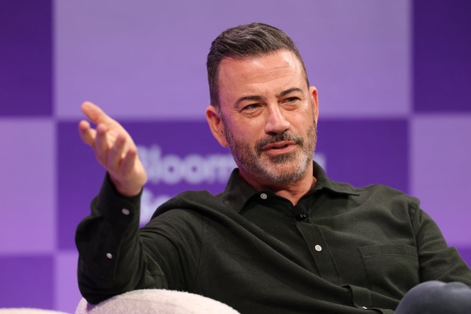 Jimmy Kimmel backlash intensifies as FCC orders ABC to renew broadcast licenses early