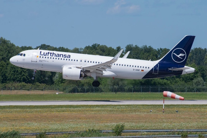 Major airline fails to offer alternative to passenger after cancelling UK-bound flight