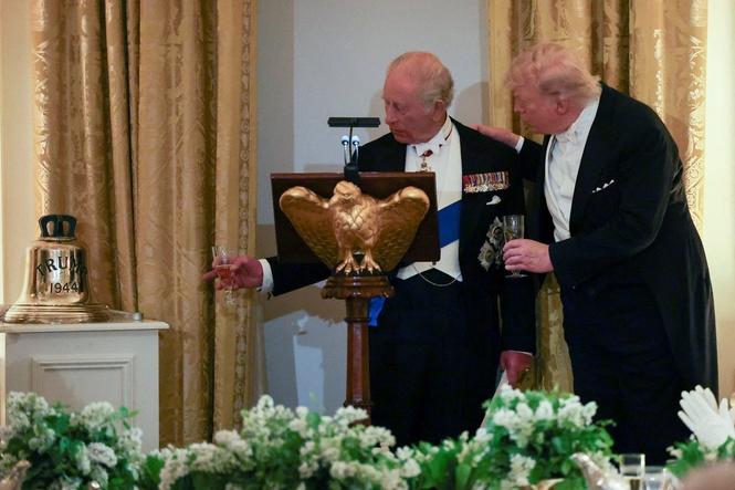 King Charles gives Trump a shiny gift as they share jokes and bond over ‘special relationship’ at White House state dinner