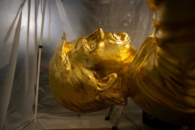 Giant golden statue of Trump installed at his Florida golf course