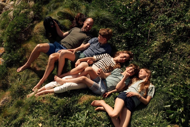 William and Kate share new family snapshot to mark 15th wedding anniversary