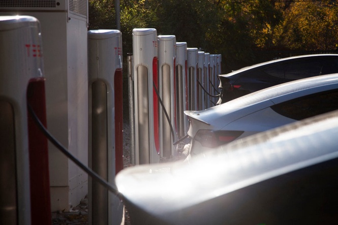 Number of electric vehicles on UK roads surpasses key milestone for first time