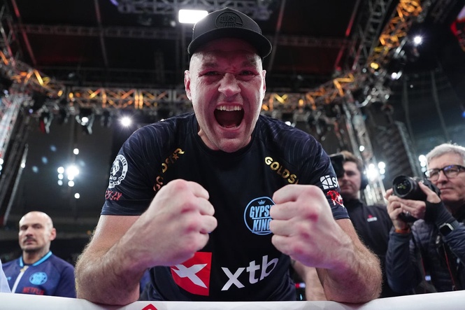 Tyson Fury aims dig at Anthony Joshua after watching epic Dubois-Wardley fight