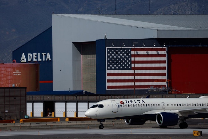 Delta Air Lines to soon stop offering free snacks or drinks on hundreds of flights