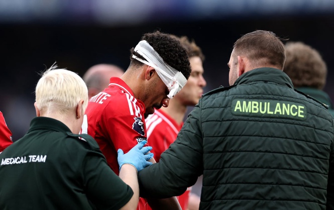 Why is Morgan Gibbs-White wearing face mask against Manchester United?
