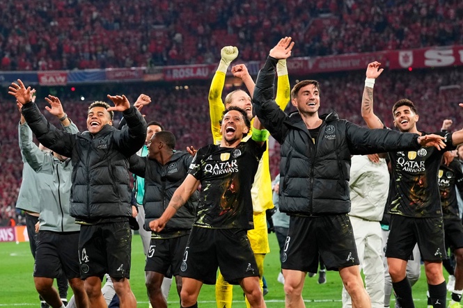 Arsenal face Paris St Germain in Champions League final as Bayern Munich bow out