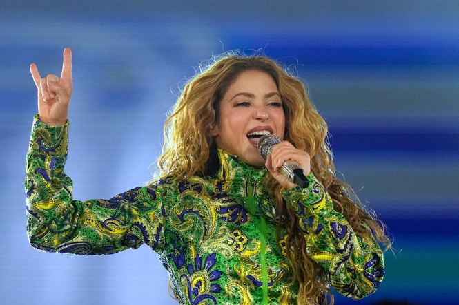 Shakira teases official Fifa World Cup anthem ‘Dai Dai’ with minute-long clip filmed at Rio stadium
