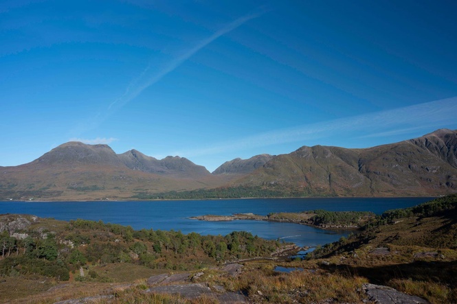 Air ambulance ‘ditched’ into loch during emergency call-out