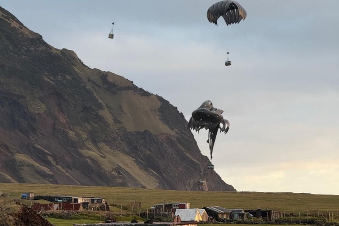 Inside paratroopers death-defying 8,000ft jump onto world’s most remote island to aid suspected UK hantavirus patient
