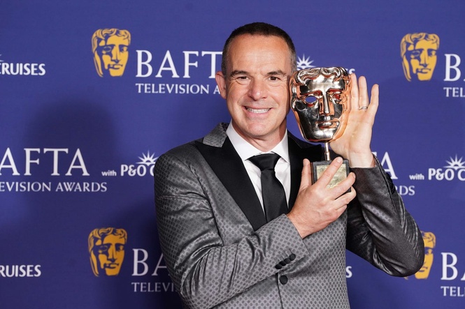 Martin Lewis shares how savers can get up to £220 ‘free cash’ with simple bank change