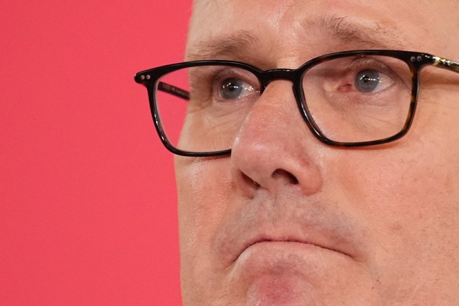 How could Starmer be toppled and how do Labour leadership challenges work?