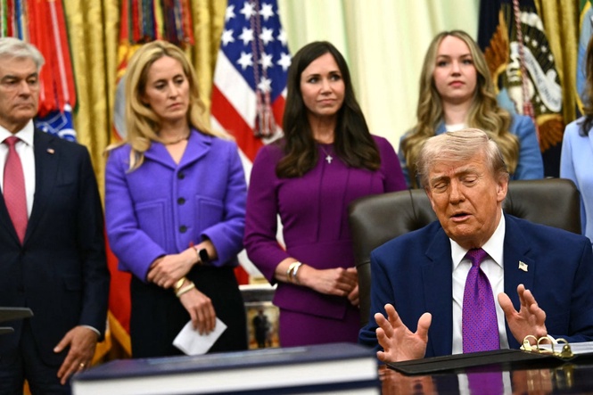 Trump blames Tehran’s ‘garbage’ proposal for ceasefire being on ‘life support’