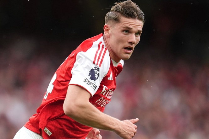 Viktor Gyokeres a ‘major factor’ in Arsenal’s double bid – Wayne Rooney