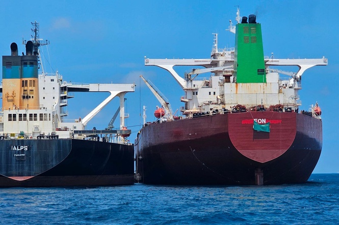 Malaysia says it can do little to stop Iranian-linked oil transfers near its water