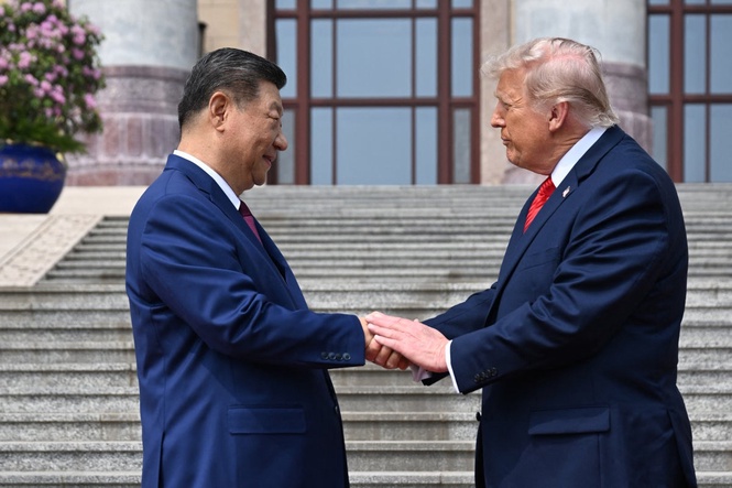 Five taps and no yank: What Trump and Xi’s ‘power-play’ handshake reveals about the world leaders