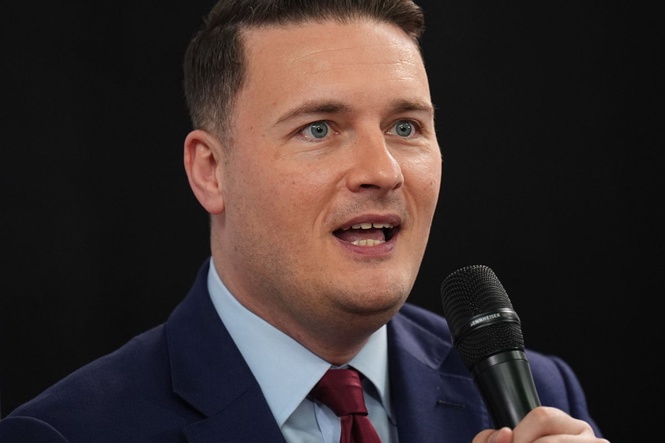 Streeting resigns from Cabinet as rumours swirl about leadership move