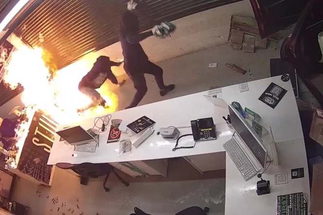 Hapless arsonist sets himself on fire while torching cannabis dispensary