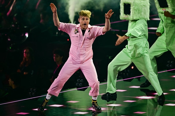 Eurovision 2026 semi-final sees UK entry Look Mum No Computer divide fans with ‘bonkers’ performance