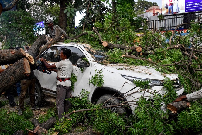 Violent storms leave 111 people dead and trail of destruction in India