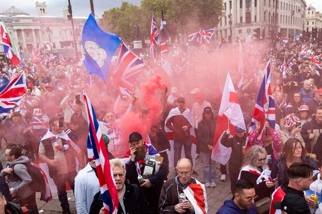 Dozens arrested as tens of thousands join rival London protests