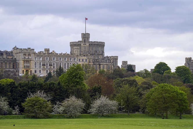 Officers at Windsor Castle investigated over allegations of sleeping on duty