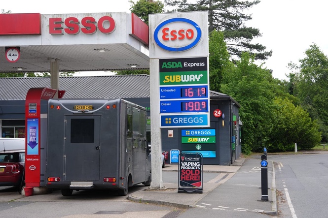 Petrol prices reach highest level of Iran oil crisis