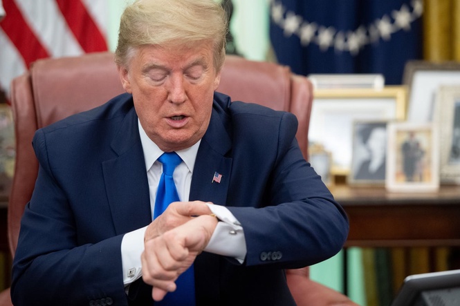 Republicans push to extend daylight savings and stop clock switching