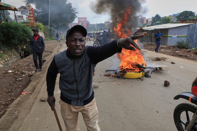 Rising fuel prices trigger protests in Kenya, in photos