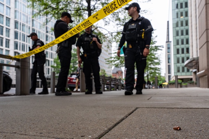 Bystander in serious condition after fatal shooting near White House checkpoint