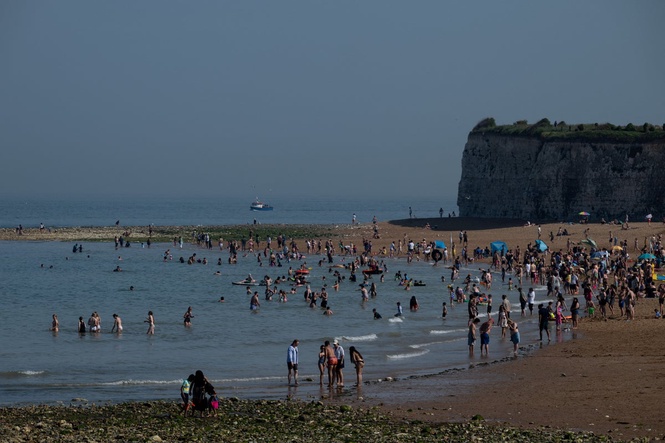 Hottest May day ever recorded in the UK as temperatures top 34C