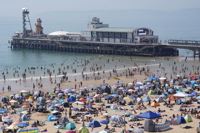 More temperature records could tumble after scorching bank holiday