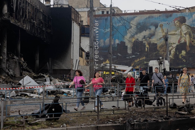 Ukraine-Russia war latest: Moscow tells US to evacuate diplomats from Kyiv as Putin threatens revenge strikes