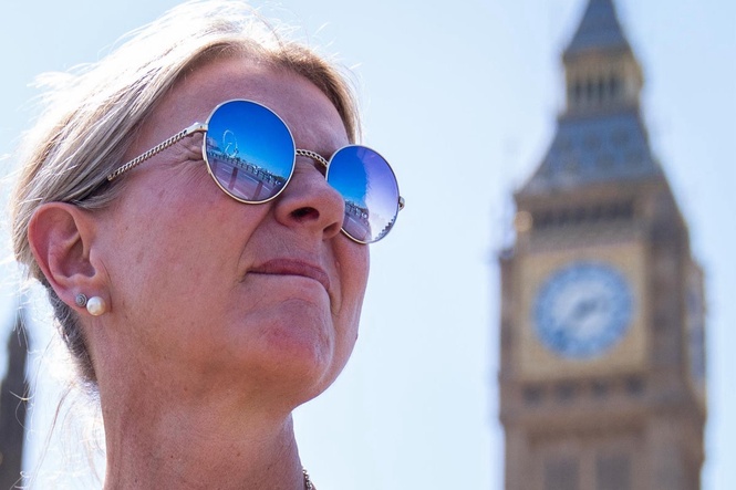 Overnight temperatures top 21C as heatwave breaks May record for second day